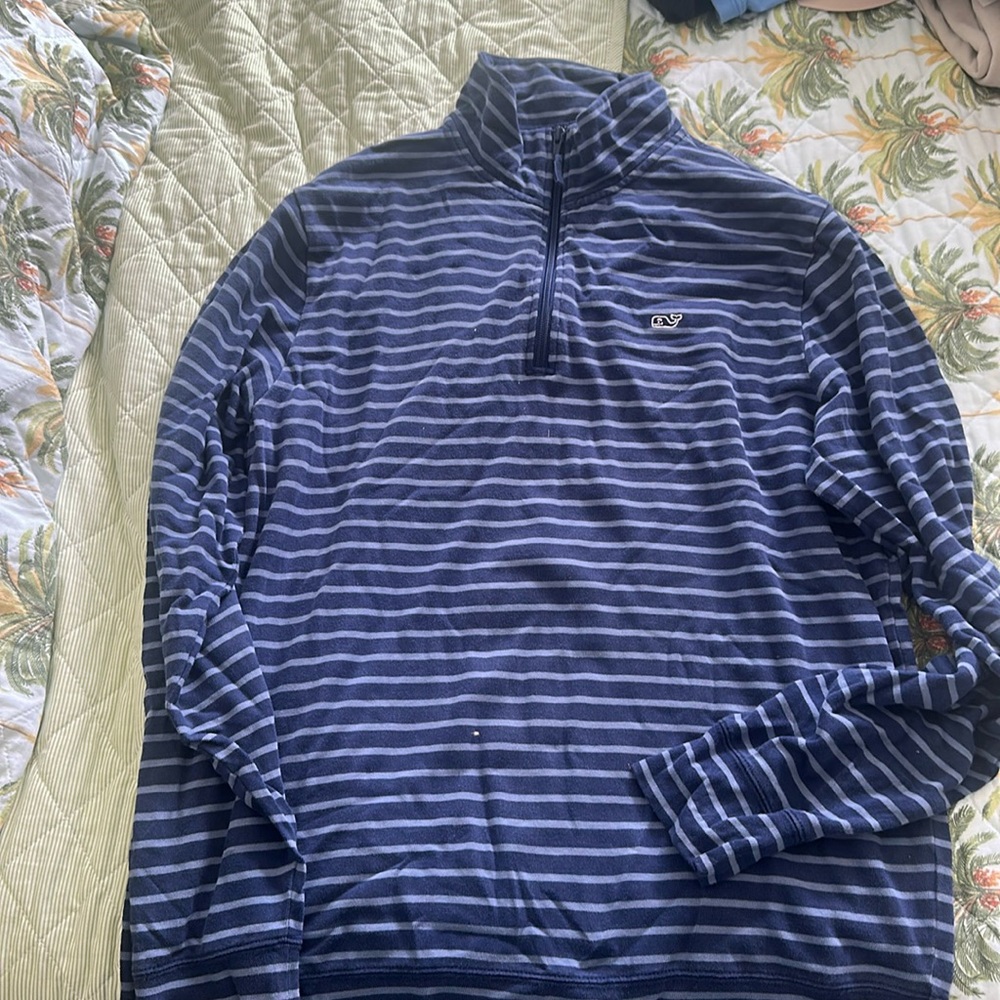Vineyard vines Qauter zip size Medium